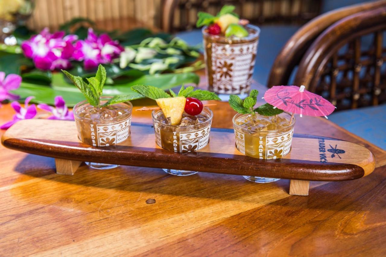 Отель Millennium Plaza Downtown, Дубай Экстерьер фото A set of three Mai Tai cocktails