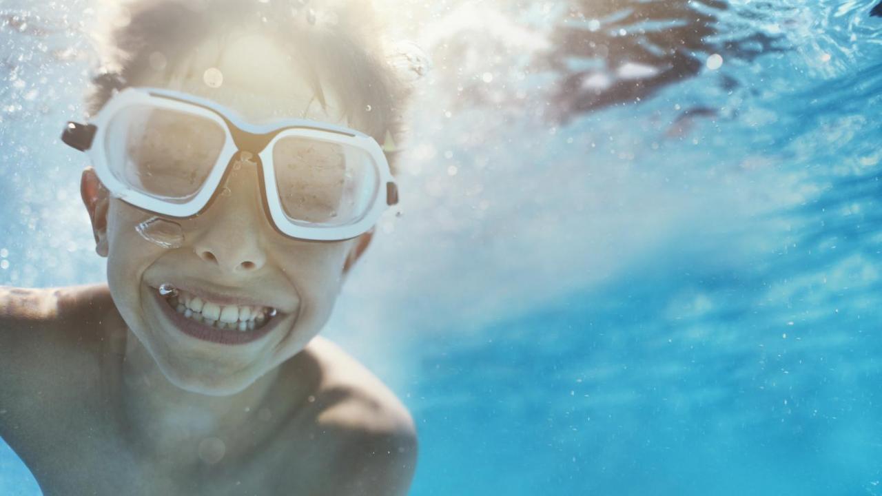 Отель Millennium Plaza Downtown, Дубай Экстерьер фото Swimming goggles