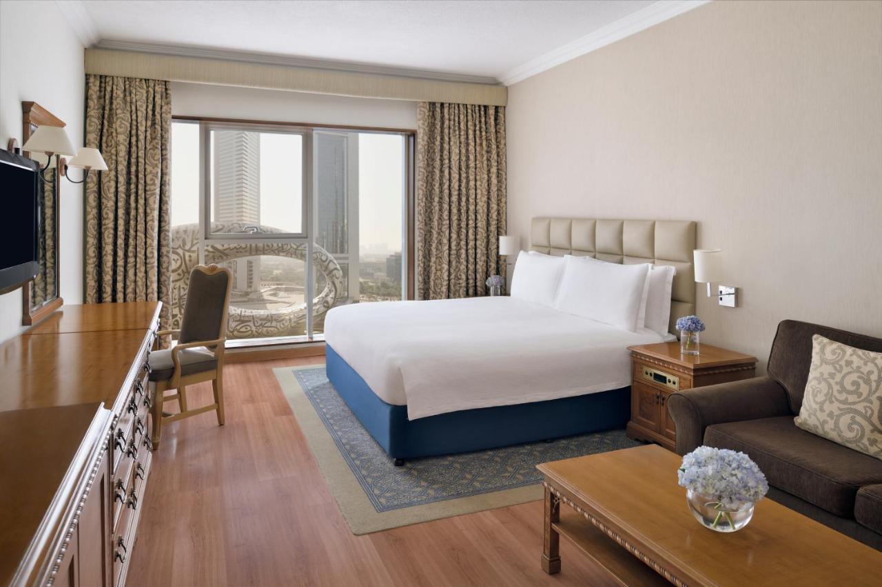 Отель Millennium Plaza Downtown, Дубай Экстерьер фото A guest room at the hotel
